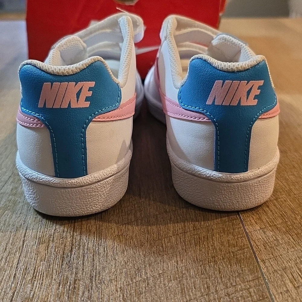 Nike - Court Royale- Kids Sneakers. Size 2